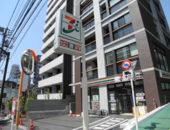 コンビニ　セブンイレブン 市谷柳町店（コンビニ）まで504m