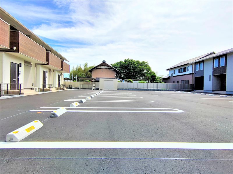 駐車場　敷地内には駐車場。空きはお問い合わせください。