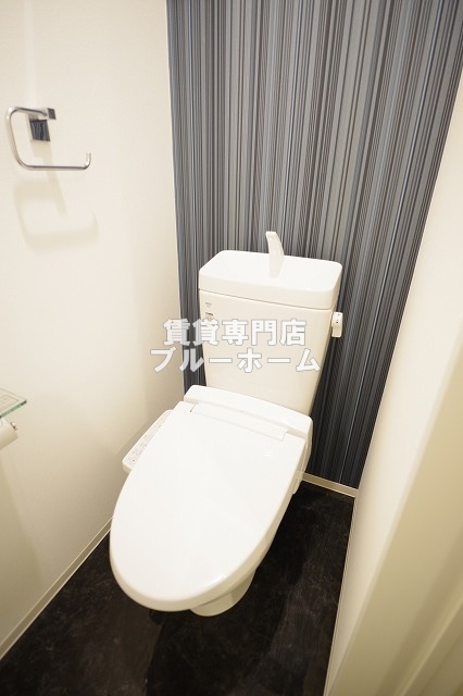 トイレ　温水洗浄便座付！