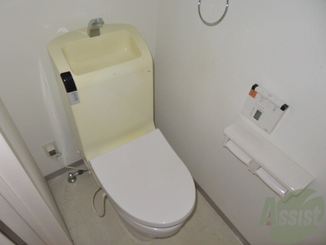 トイレ　トイレは、シンプルでとても使いやすそうですね。