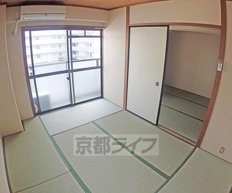 居室・リビング　落ち着く和室のお部屋。