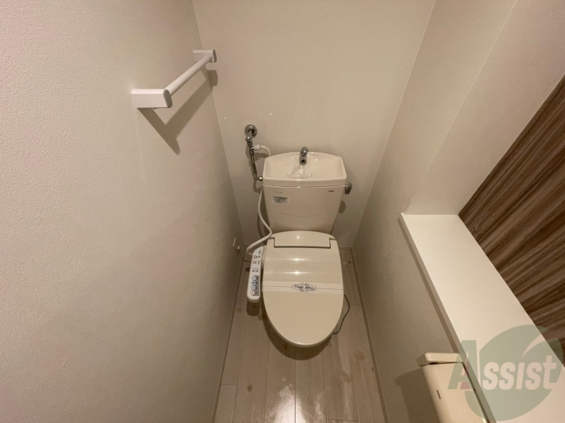 トイレ　シャワートイレになっているので快適です！