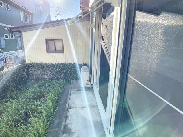庭　掲載写真は同型モデルを掲載しており実際のお部屋と仕様等が異な