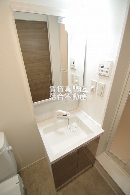 洗面設備　独立洗面化粧台付き