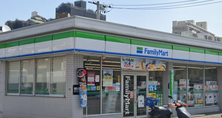 コンビニ　ファミリーマート 広島曙2丁目店（コンビニ）まで544m