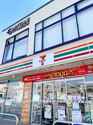 コンビニ　セブン-イレブン 茅ヶ崎東海岸北５丁目店（コンビニ）まで590m