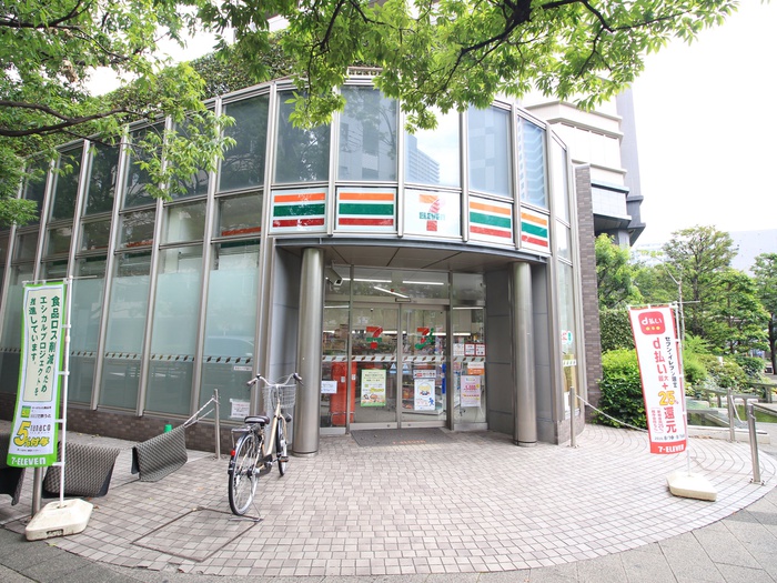 コンビニ　セブンイレブン（コンビニ）まで345m