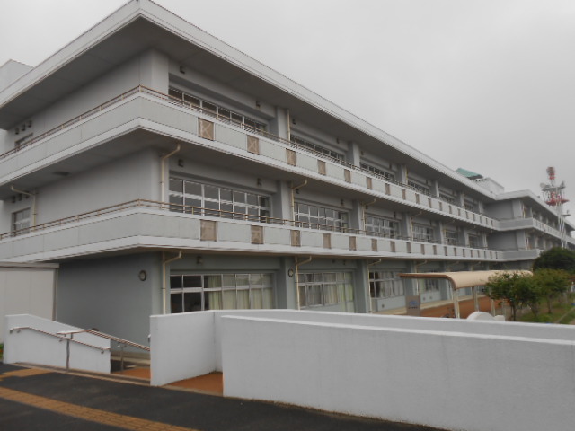 小学校　仙台市立七北田小学校（小学校）まで677m