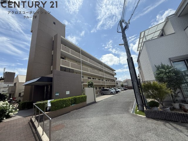 建物外観　居住者専用のごみ置き場があります！