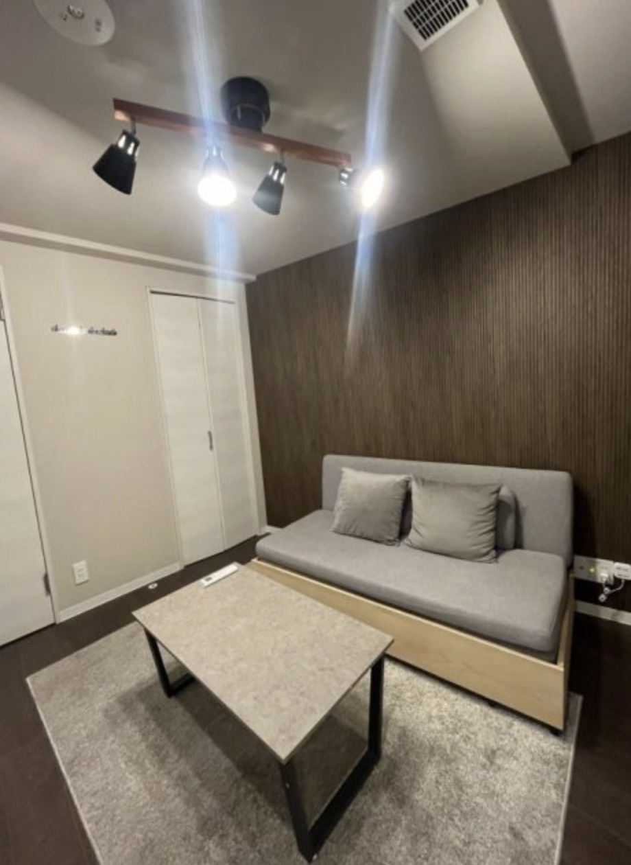 居室・リビング　落ち着いた色合いのお部屋