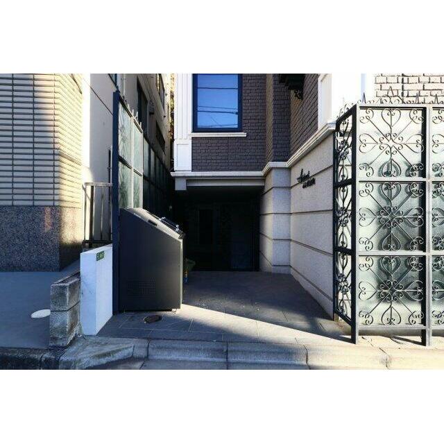 その他共有部分　ゴミは建物の敷地内に置くことができます