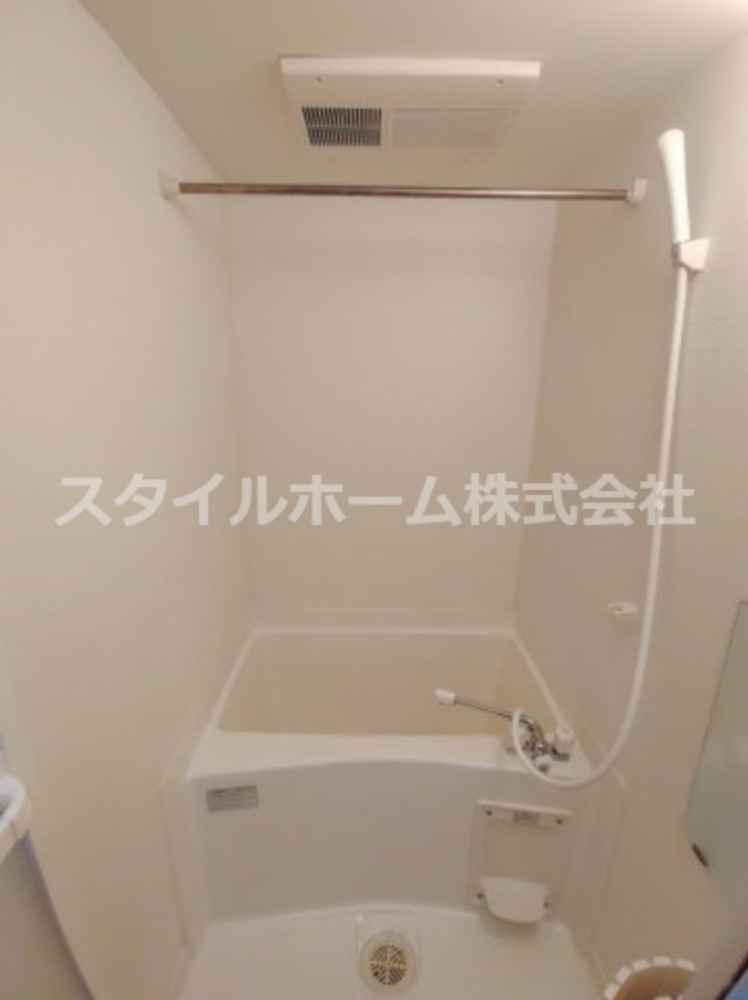 バス・シャワールーム　別部屋写真です。