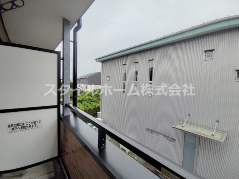 バルコニー　別部屋写真です。