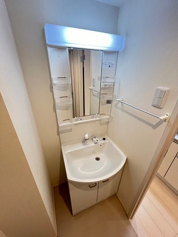 洗面設備　コンパクトで使いやすい洗面所