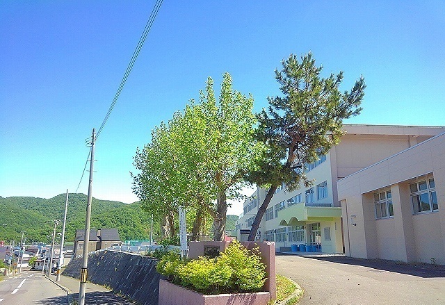 中学校　福井野中学校（中学校）まで270m