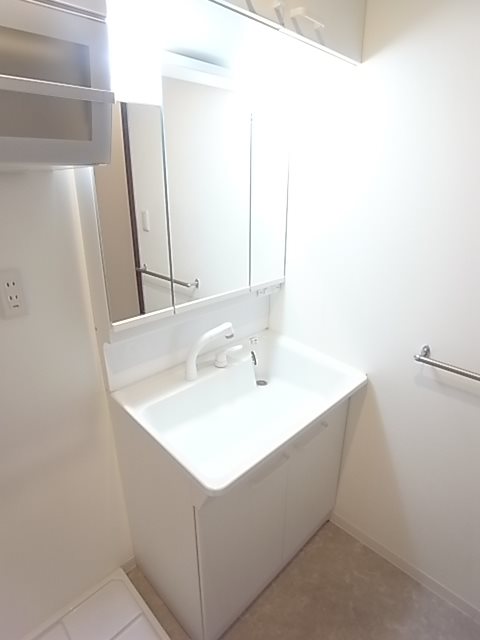 洗面設備　使いやすい洗面所です