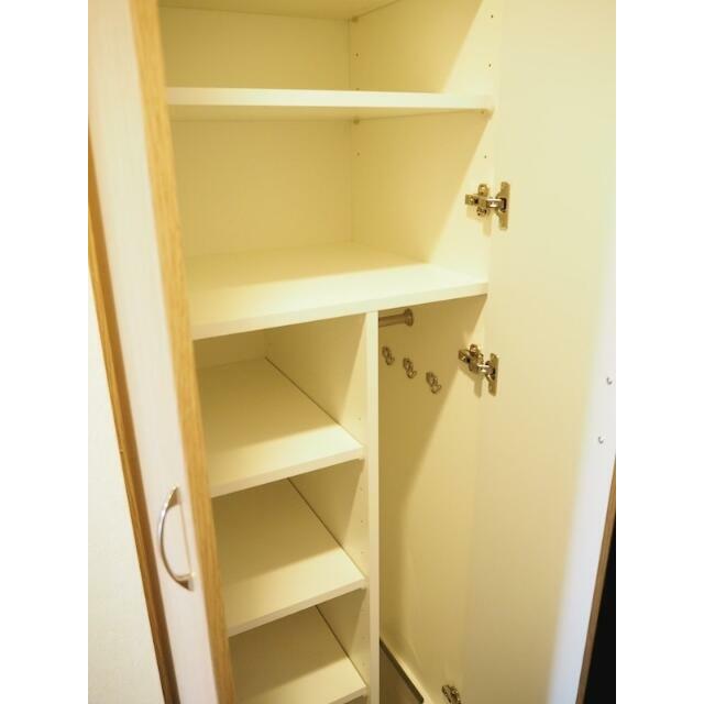 その他設備　下足入