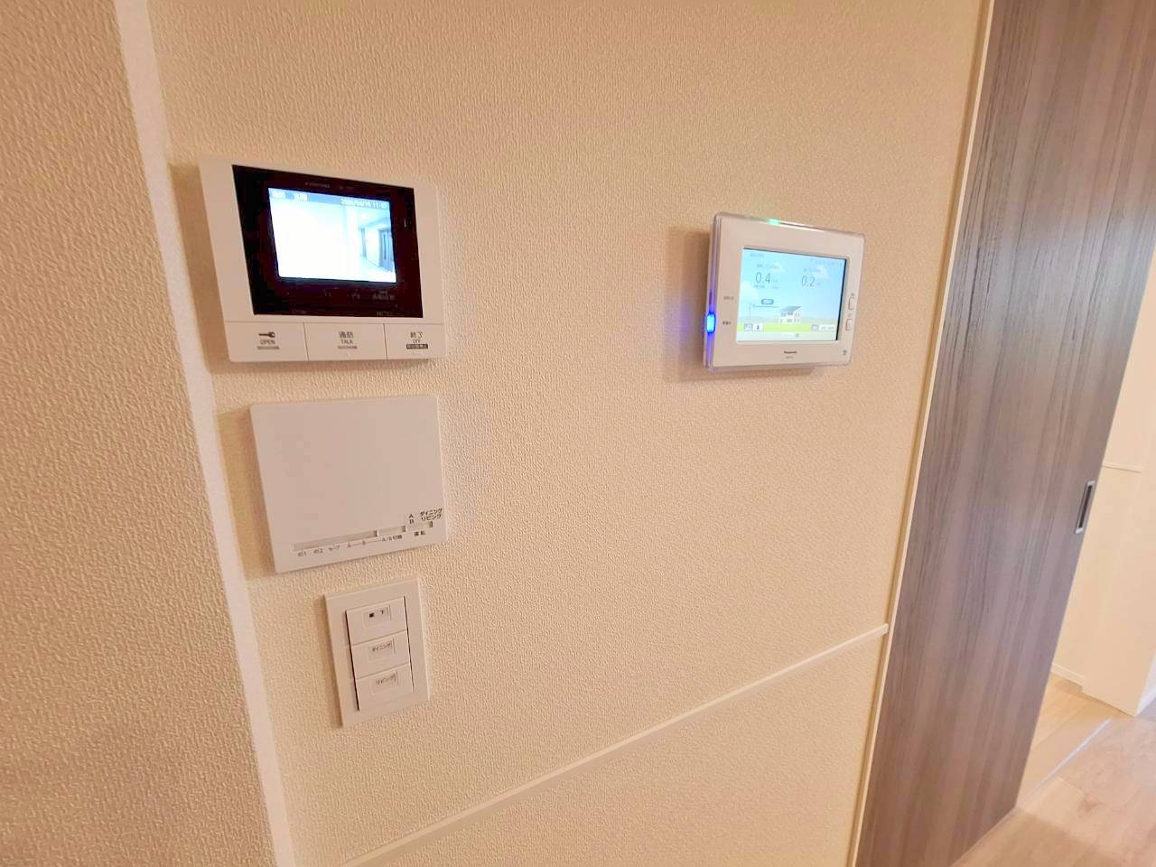 セキュリティ　カラーモニターホンと太陽光発電モニター