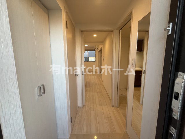 玄関　(参考)同マンション同間取り他部屋の写真