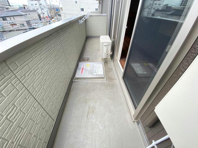バルコニー　同物件305号