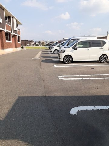 駐車場　駐車場完備です