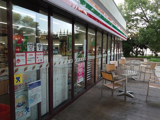 コンビニ　セブンイレブン近畿道東大阪PA下り店（コンビニ）まで528m