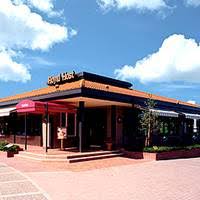 飲食店　ロイヤルホスト宮の森店（飲食店）まで427m
