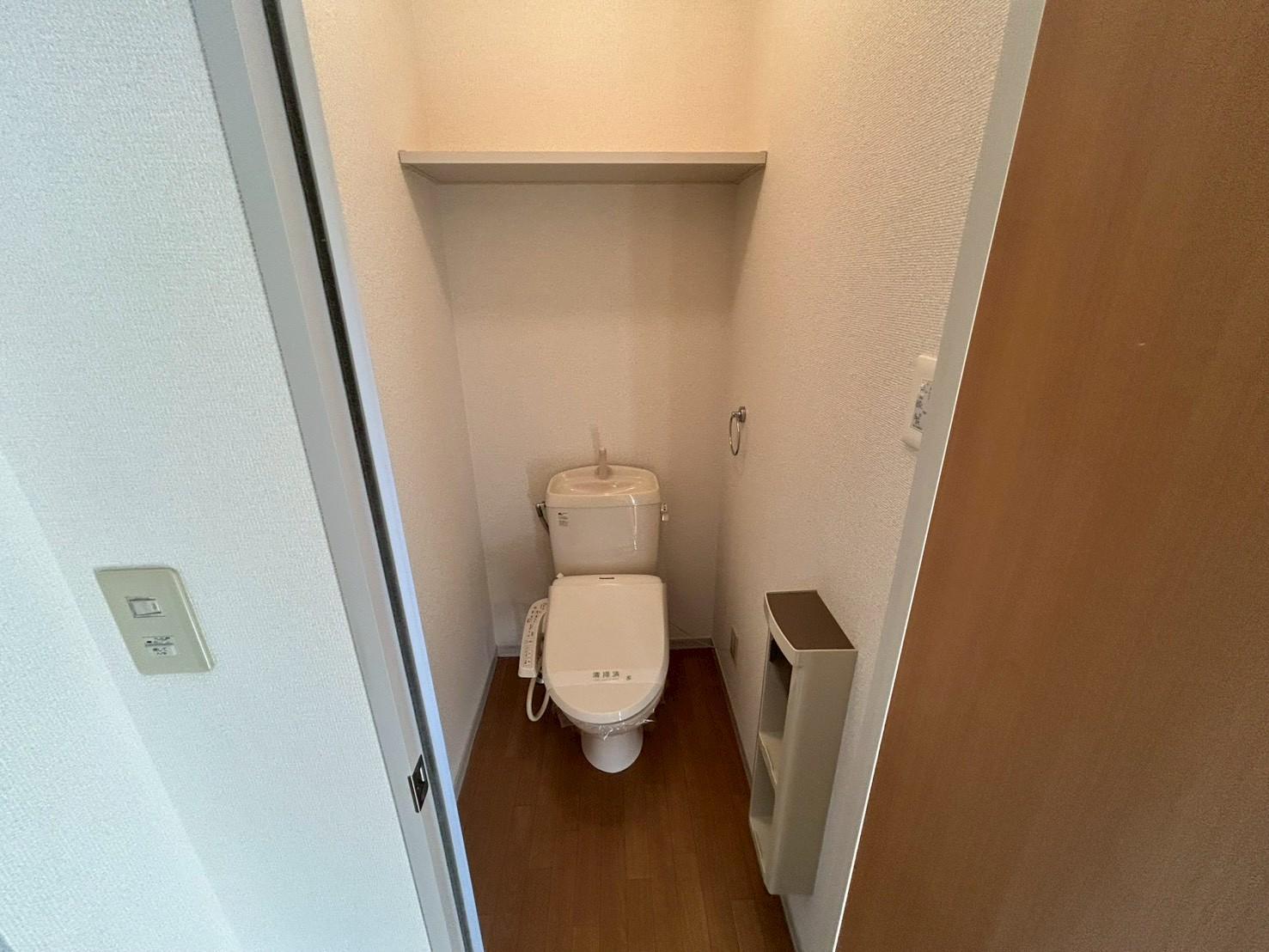トイレ　温水洗浄便座付きのトイレです