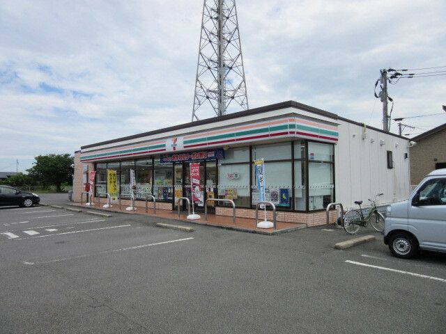 コンビニ　セブンイレブン八代古閑浜店（コンビニ）まで400m