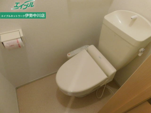 トイレ　同型参考写真