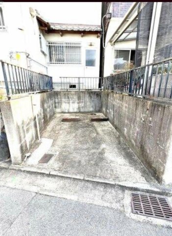 駐車場　ガレージ