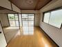 居室・リビング　角部屋で明るい室内