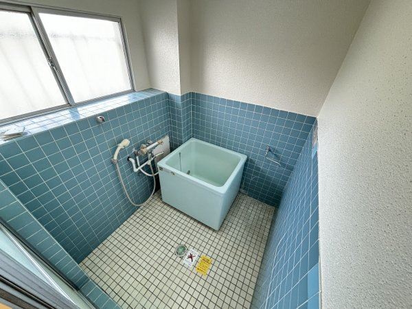 バス・シャワールーム　窓があり換気できます