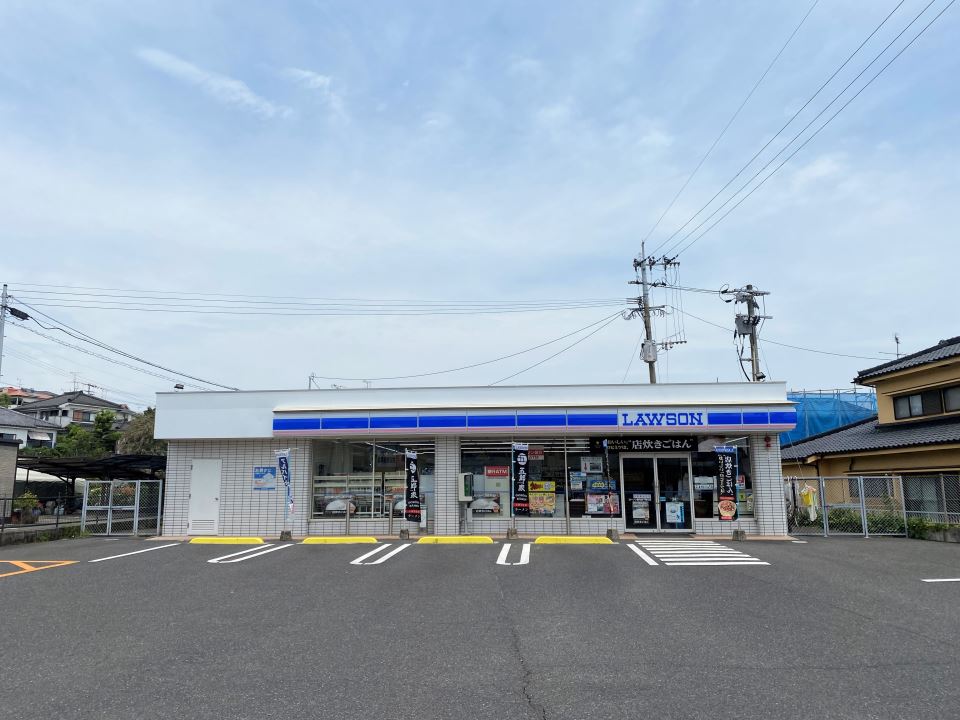 コンビニ　ローソン（コンビニ）まで800m