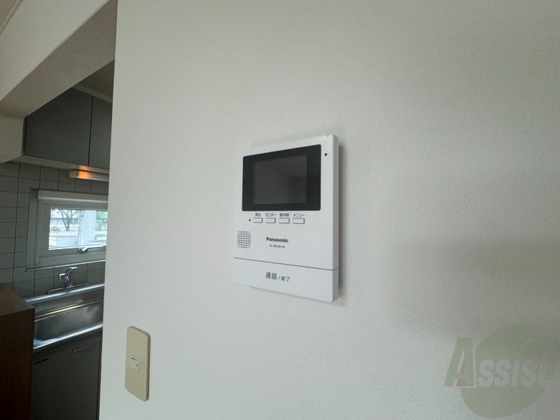 セキュリティ　ＴＶモニター付インターホンです。来客者の顔が見えるので安心！
