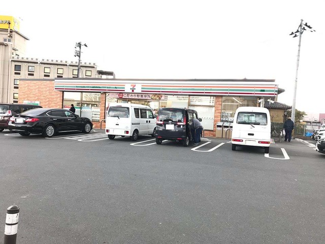 コンビニ　セブンイレブン郡山芳賀3丁目店（コンビニ）まで460m