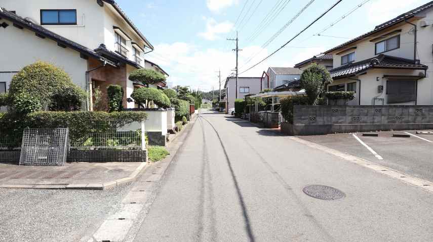 コンビニ　セブンイレブン（コンビニ）まで420m