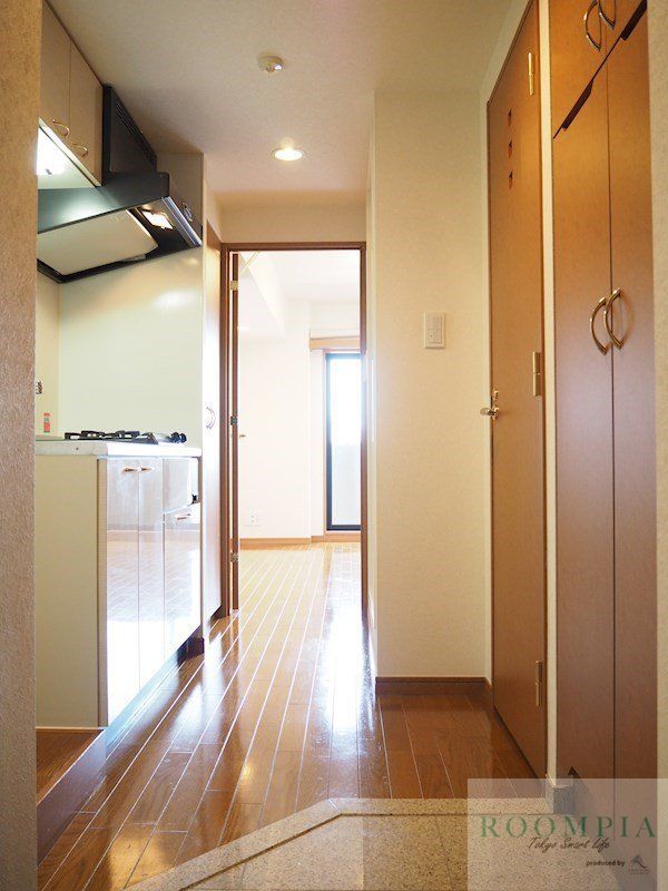 玄関　※同タイプの別部屋です。