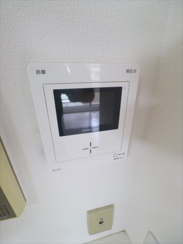 セキュリティ　モニター付きインターフォンで安心です