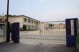 小学校　北池田小学校（小学校）まで592m