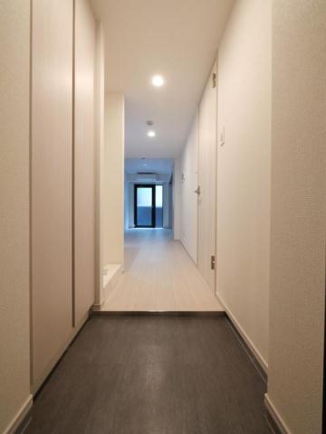 玄関　※別部屋の参考写真です。