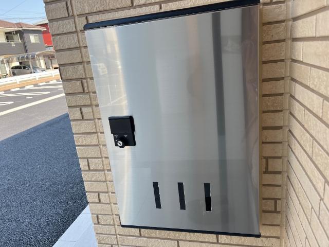 玄関　宅配ボックス