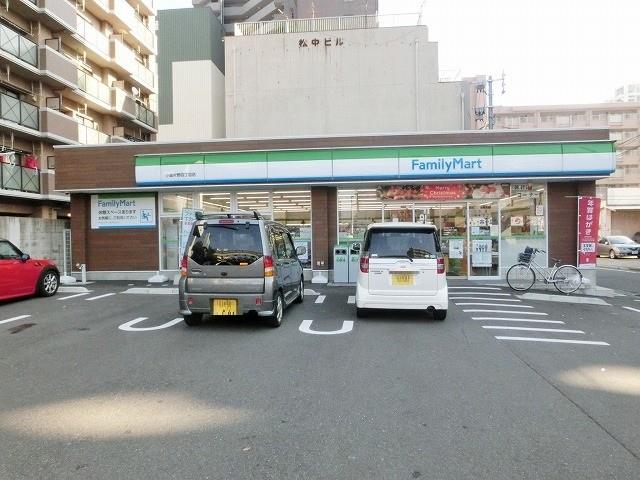 コンビニ　ファミリーマート小倉モノレール片野駅前店（コンビニ）まで250m
