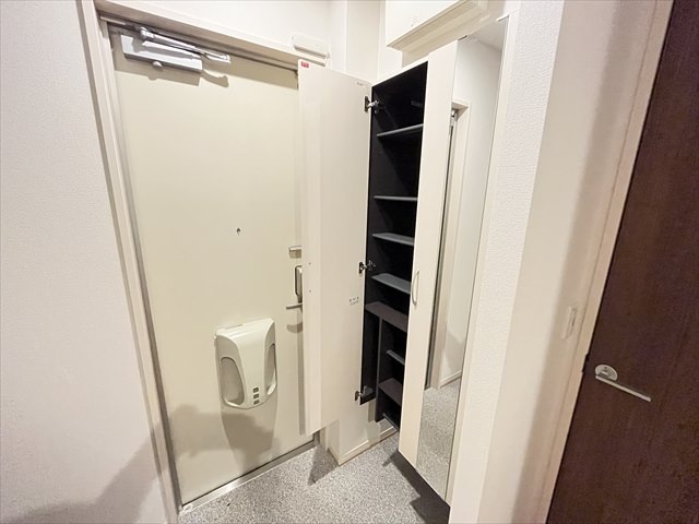 玄関　シューズボックス
