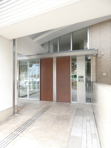 エントランス　清潔なエントランスです