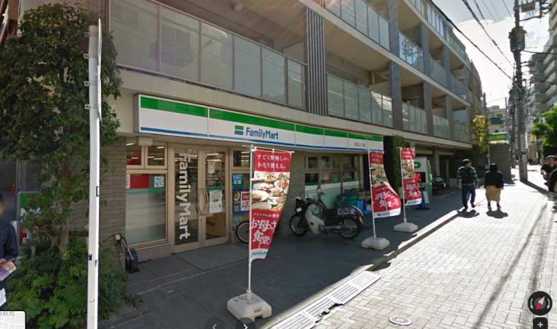 コンビニ　ファミリーマート（コンビニ）まで789m