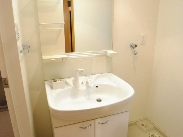 洗面設備　他のお部屋の参考写真となります。