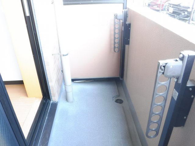 バルコニー　他のお部屋の参考写真となります。