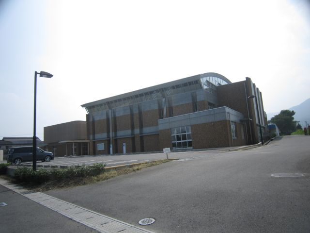小学校　いなべ市立石榑小学校（小学校）まで593m