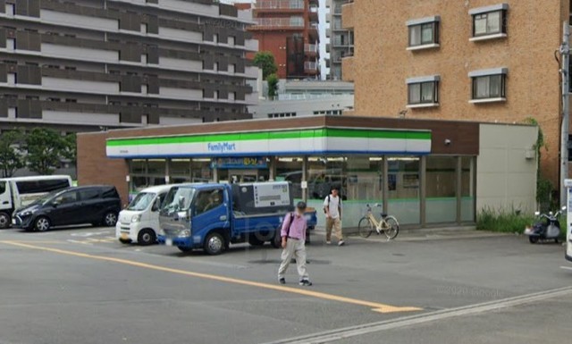 コンビニ　ファミリーマート　吹田千里山西（コンビニ）まで667m